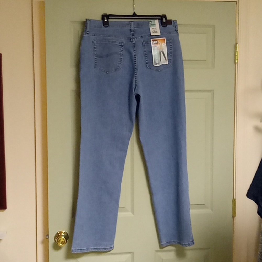 Lee Relaxed Fit Jeans NWT
